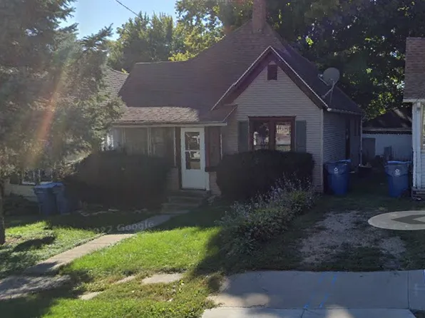 621 N Dixon Ave, Dixon, IL 61021