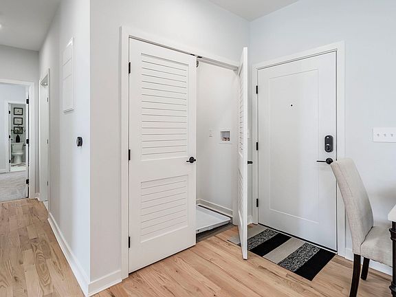 5th image of 660 Bloomfield Ave APT 404