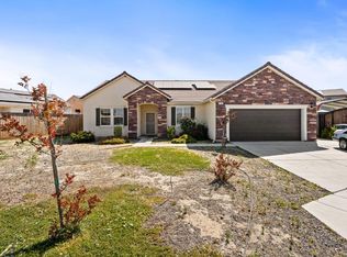 2718 Fern Ct, Selma, CA 93662