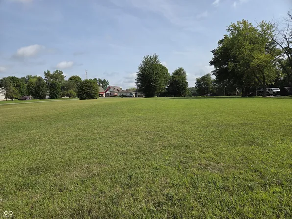 374 W Oneida Trl, Greensburg, IN 47240