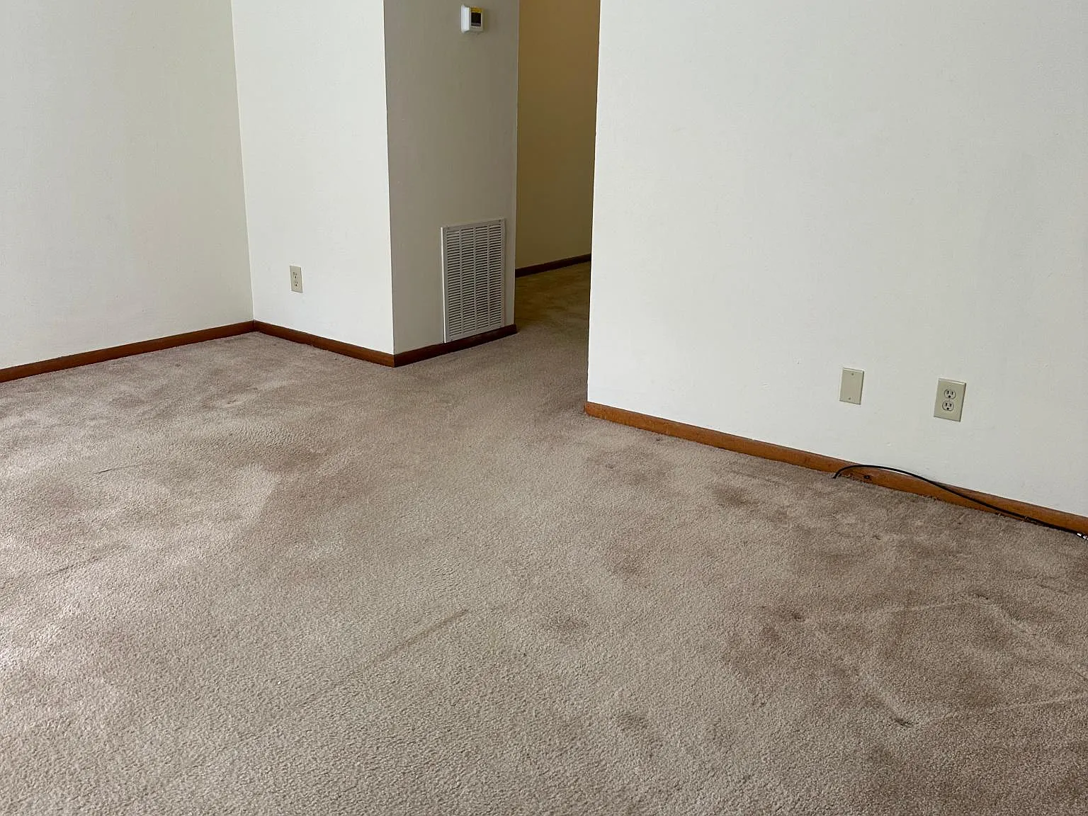 2 bed, 1.5 bath, 1200 sqft, $1,450 — Photo 2