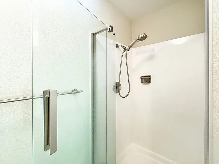 373 Mananai Pl #44-R — Photo 3