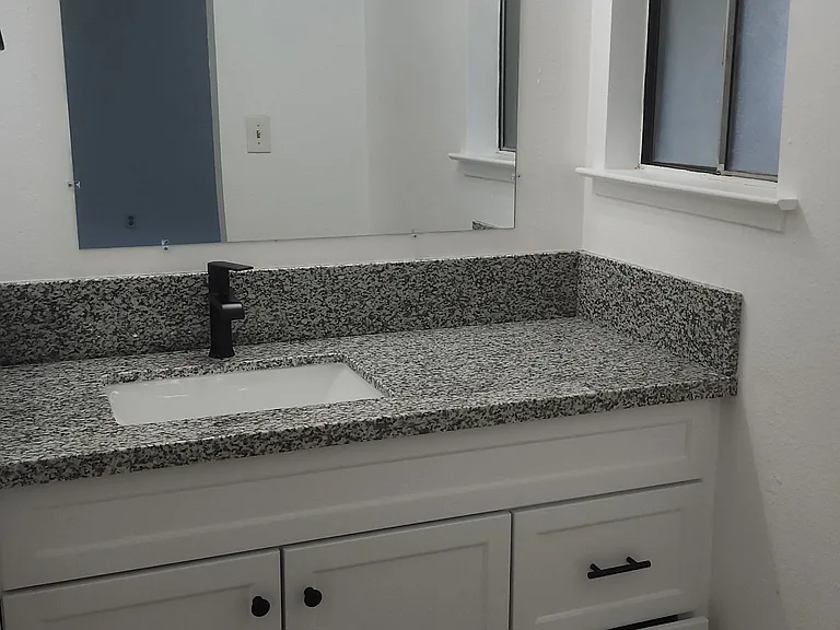 1221 N Peach Ave #112 — Photo 3