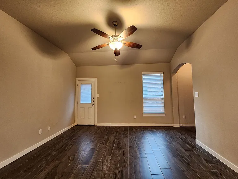 506 Creekside Frst — Photo 3