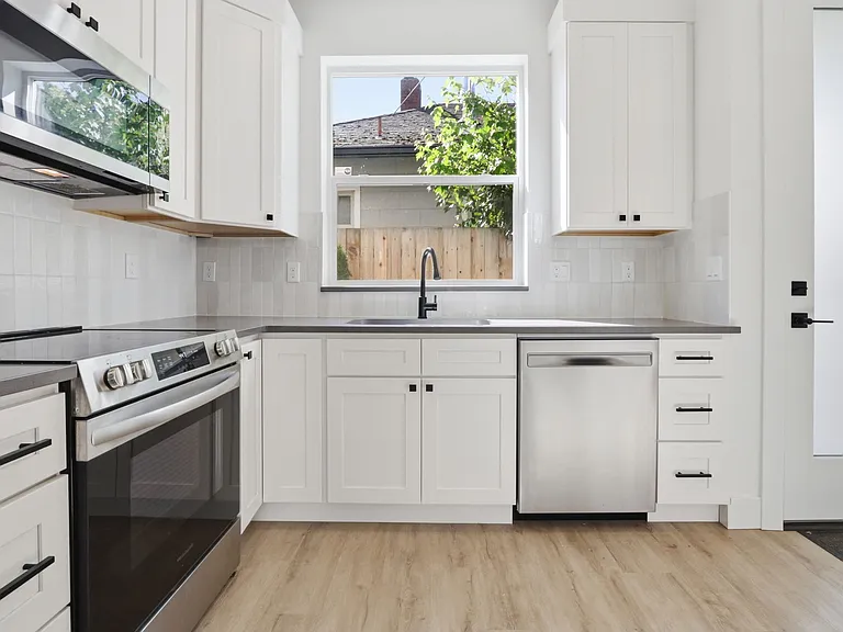 8480 N Willamette Blvd #3 — Photo 7