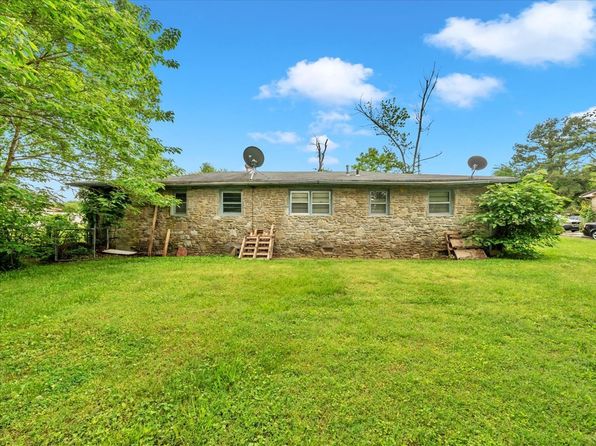 15 Owen Dr, Fayetteville, TN 37334