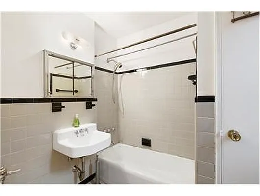 Sold by Douglas Elliman | media 24