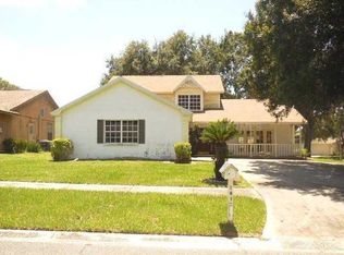 1413 Corner Oaks Dr, Brandon, FL 33510