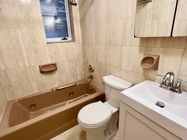 35 W 65th St #3C — Photo 2