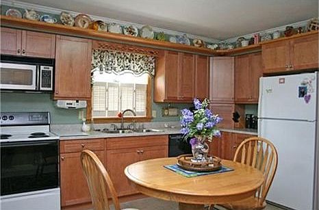5th image of 204 Granada Dr