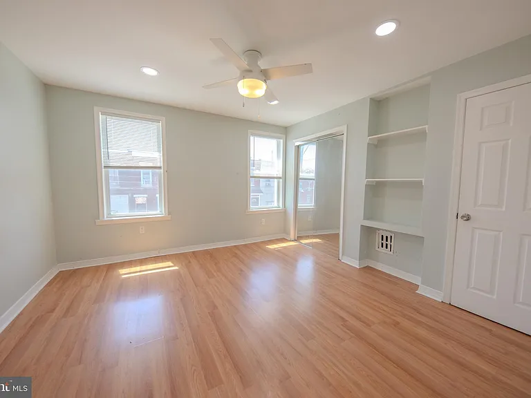 2059 E Ontario St — Photo 22