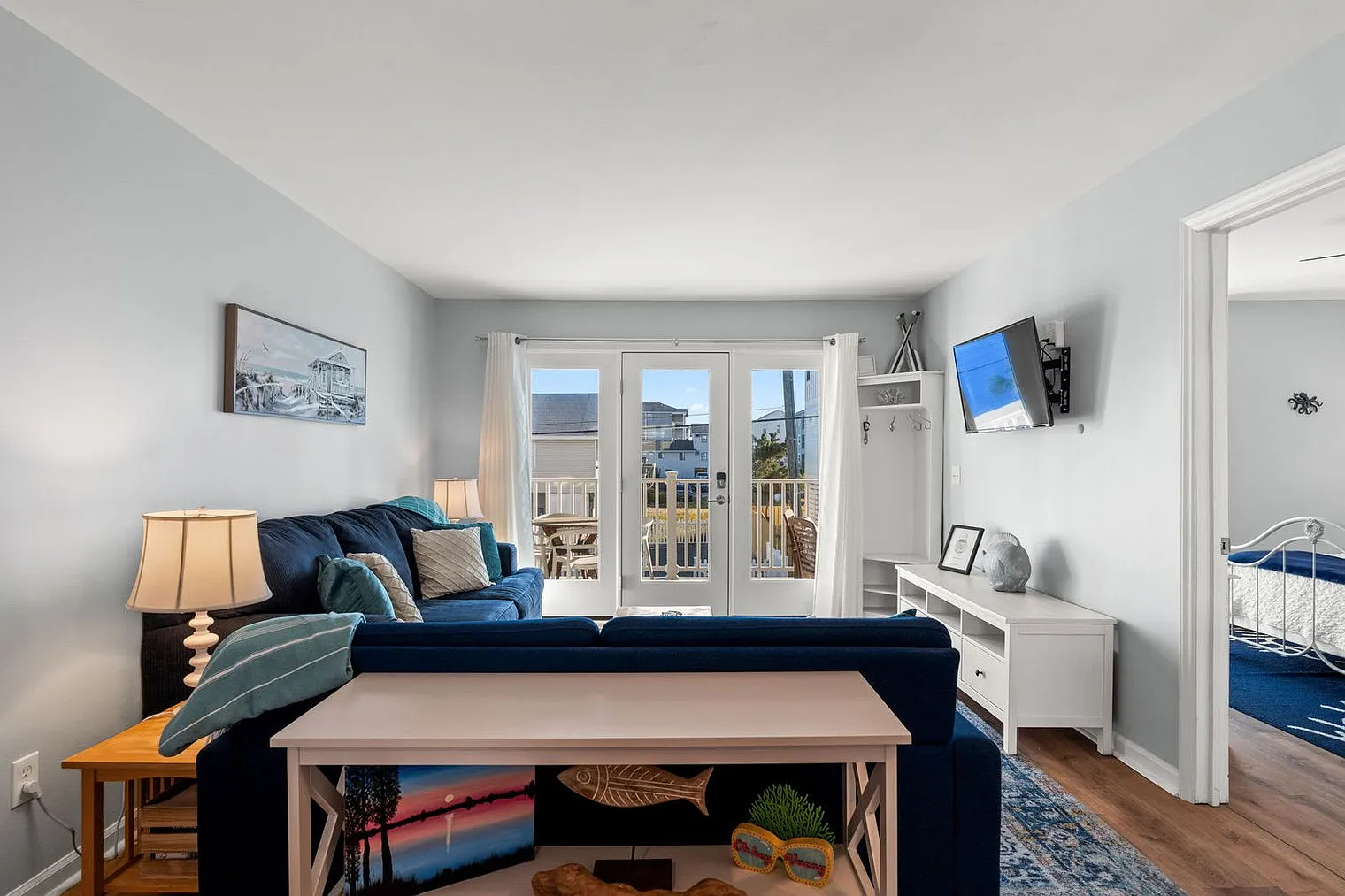 2 bed, 2.0 bath, 861 sqft, $4,703 — Photo 3