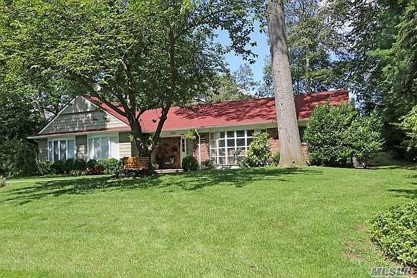 1st image of 200 Elm Dr