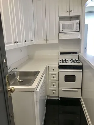 Rented by Avenues Real Estate | media 15