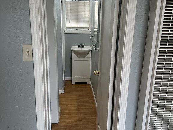 Brand new paint throughout!