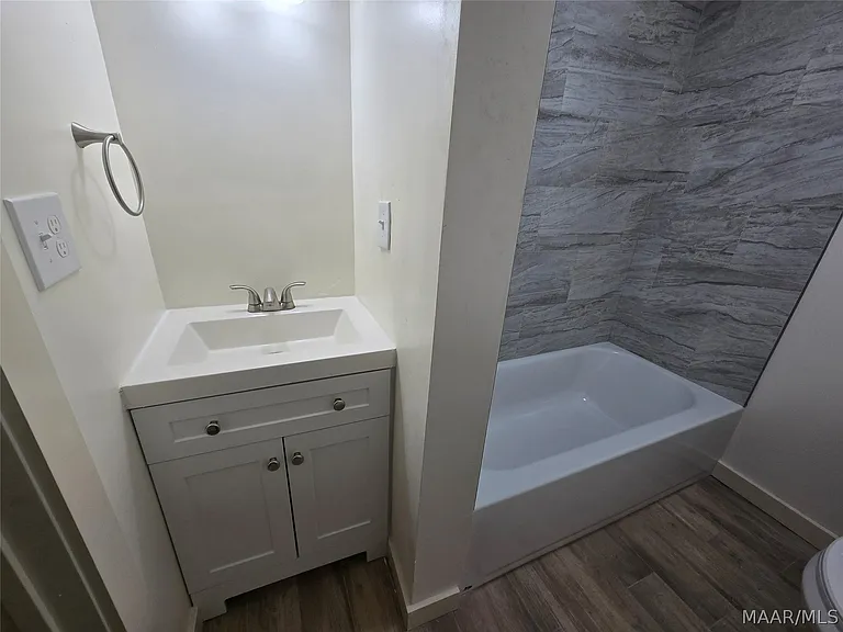 3024 Pelzer Ave — Photo 18