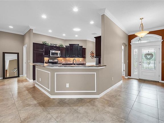 3rd image of 619 Pheasant Pl