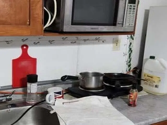 1 bed, 300 sqft, $1,000 — Photo 1