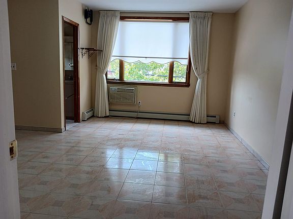 4th image of 6716 12th Ave #2F