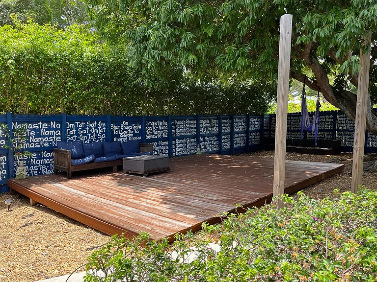 425 NE 20th St — Photo 6