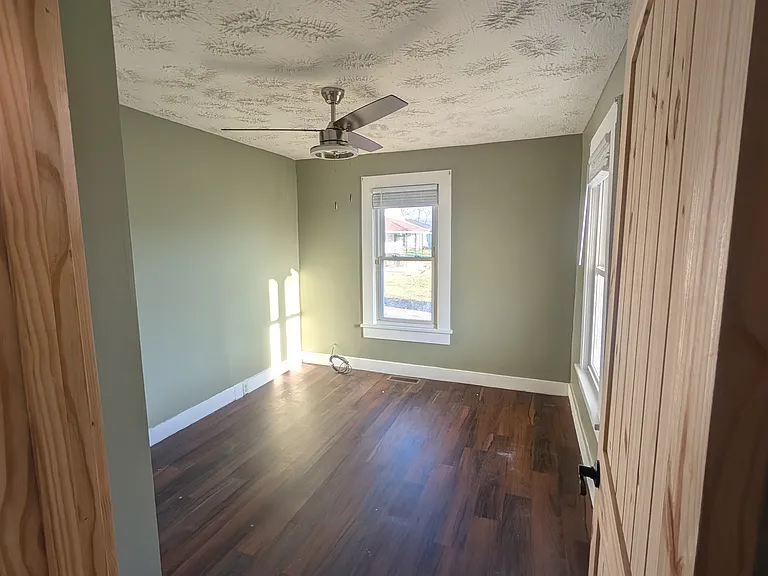 1202 Glynridge St — Photo 9