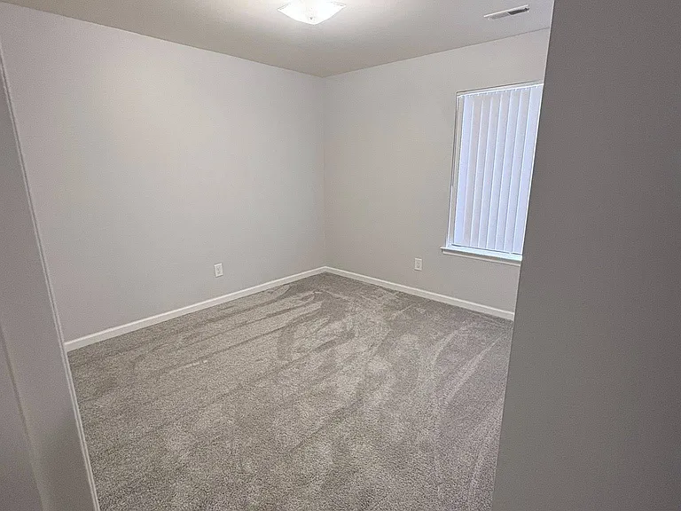 Eastwood Village Apartments — Photo 73