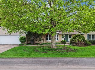 3 Lake Park Rd, Champaign, IL 61822