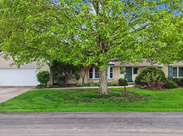 3 Lake Park Rd, Champaign, IL 61822