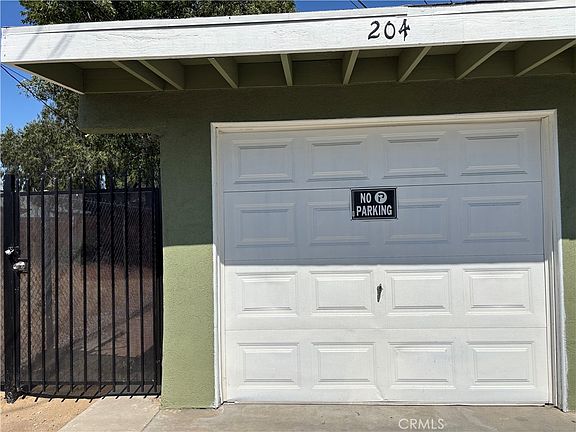 3rd image of 204 N Orange Ave