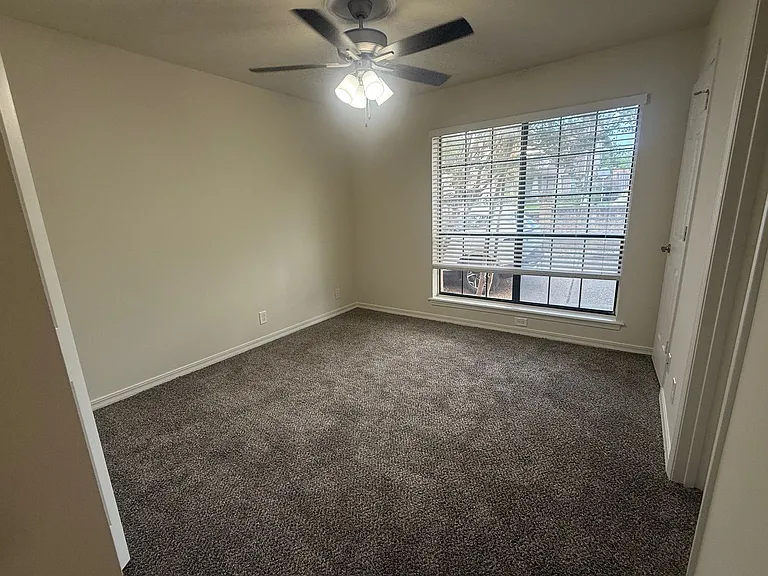 206 Cambridge Rd — Photo 42