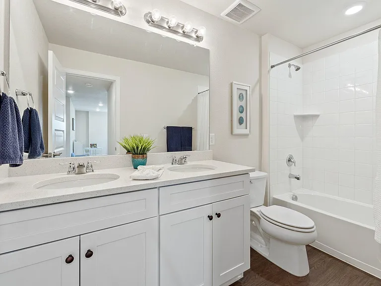 18035 Herrera Dr — Photo 32