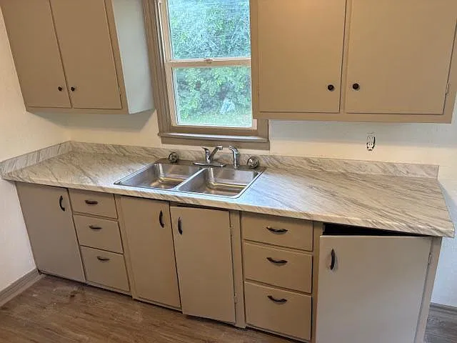 405 S 2nd St — Photo 3