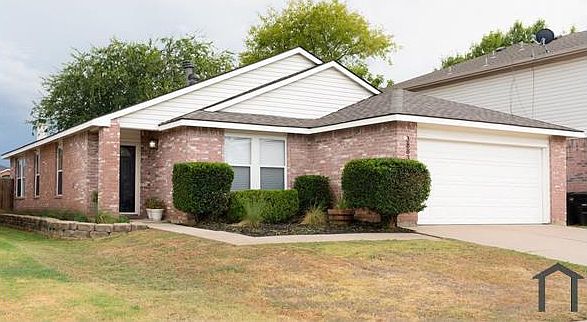 1st image of 3883 Fox Run Dr