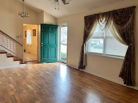 5th image of 110 Hatlin Dr