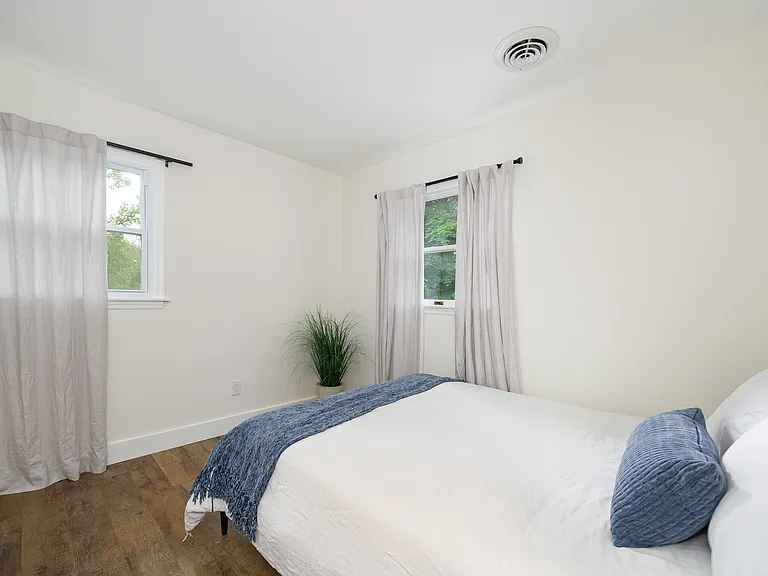 4 Cove Rd — Photo 24
