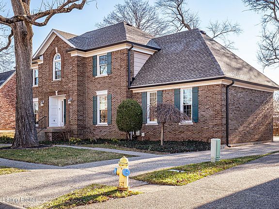 3rd image of 8320 Regency Woods Way