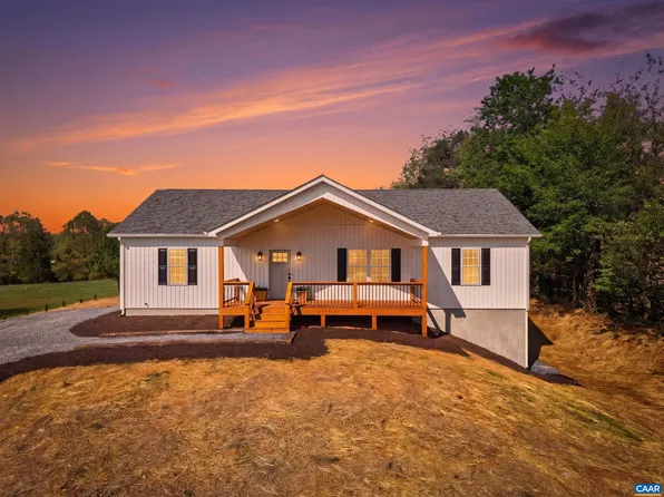 140 Stoney Crk, Madison Heights, VA 24572