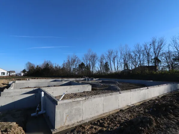 5730 White Pine Ln, Fairfield, OH 45011