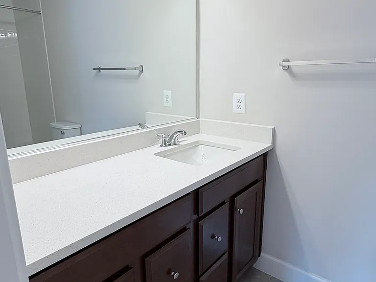 3511 Carnaby St — Photo 31