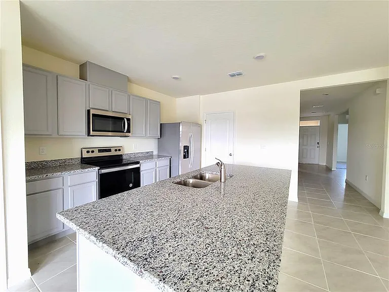 420 Noble Ave — Photo 14