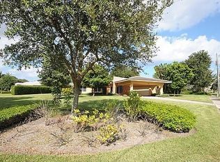 908 Country Club Dr, North Palm Beach, FL 33408