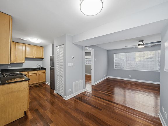 2nd image of 1937 W Pratt Blvd APT 2N