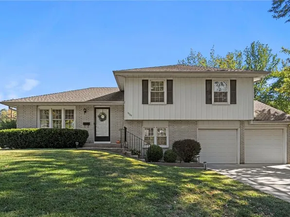9729 Eby St, Overland Park, KS 66212