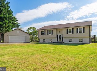 7913 Sir Topas Dr, Warrenton, VA 20186