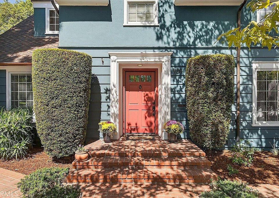 1st image of 909 E Marshall Pl