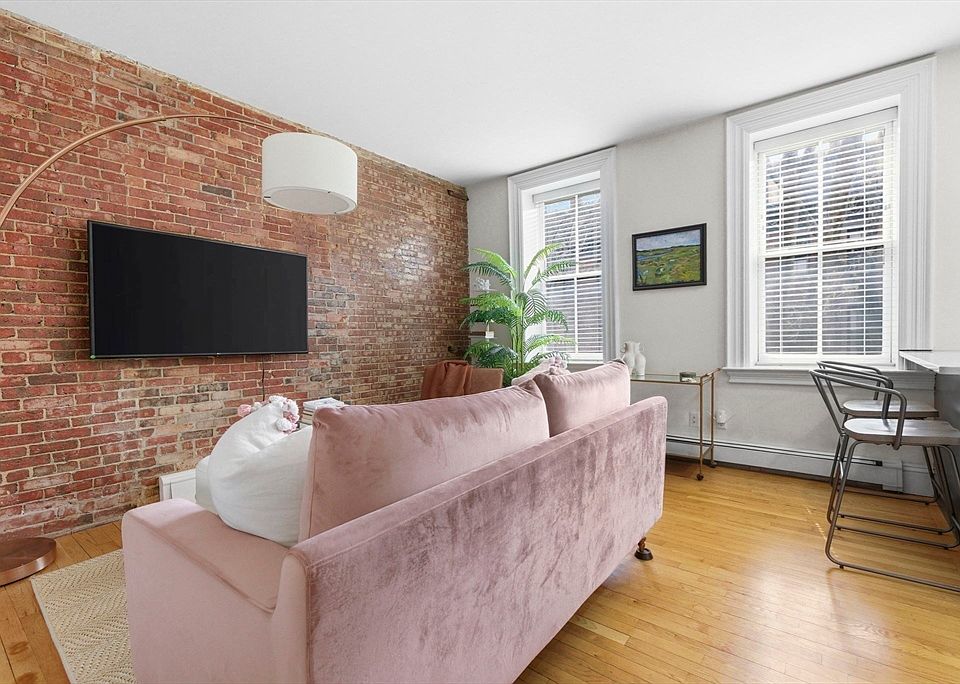 1st image of 30 E Springfield St APT 2