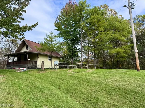 2700 E Fred Mummey Rd NE, McConnelsville, OH 43756