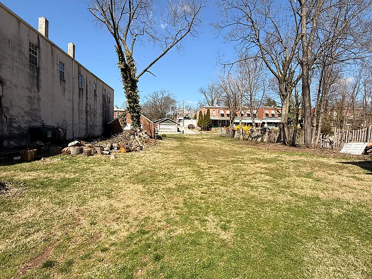 1605 Dekalb St #2 — Photo 24