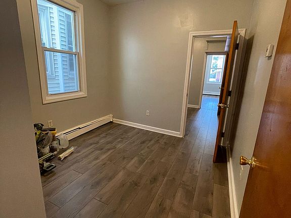 2nd image of 88 Clendenny Ave #1R