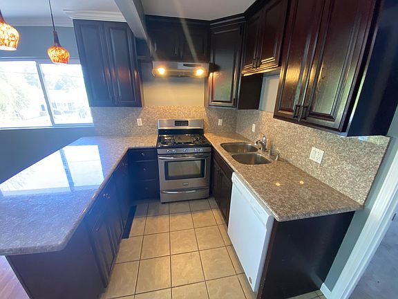 4th image of 12823 Kling St APT 4